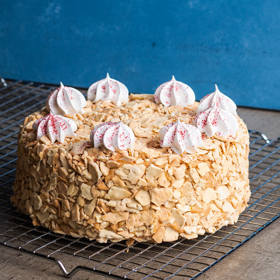 Torta Hojarasca Manjar Crema Frambuesa (15 / 30 / 45 personas)