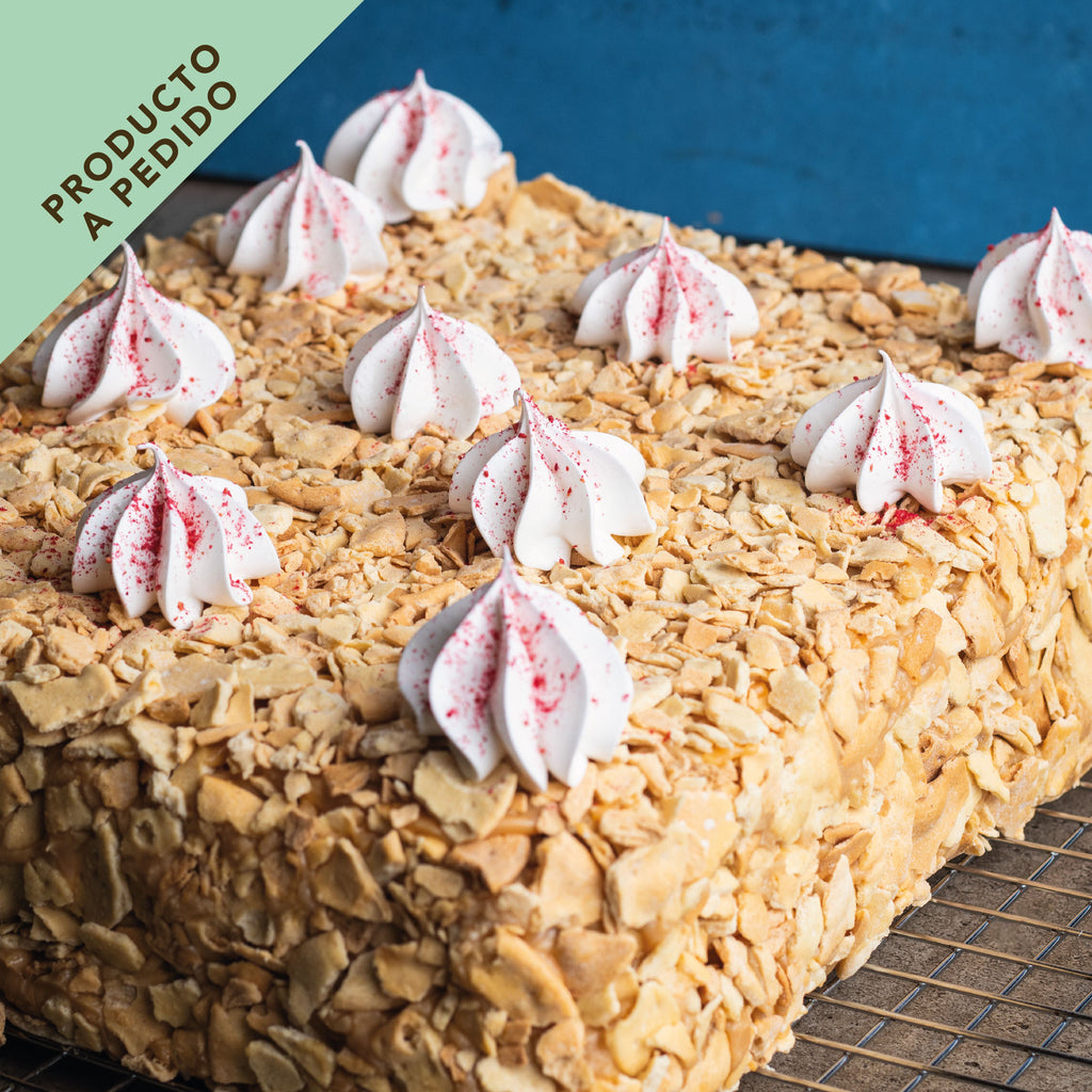 Torta Hojarasca Manjar Crema Frambuesa 15 / 30 / 45 p