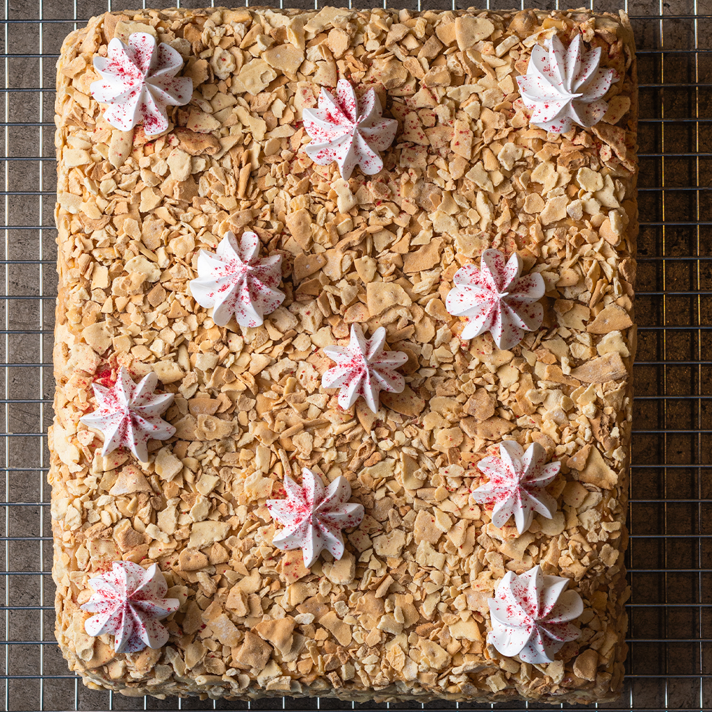 Torta Hojarasca Manjar Crema Frambuesa (15 / 30 / 45 personas)