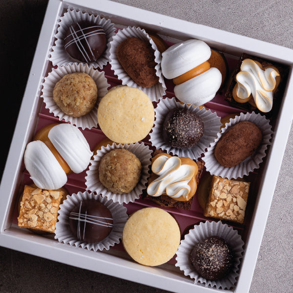 Caja Mix de Mini Pasteles 16 UN