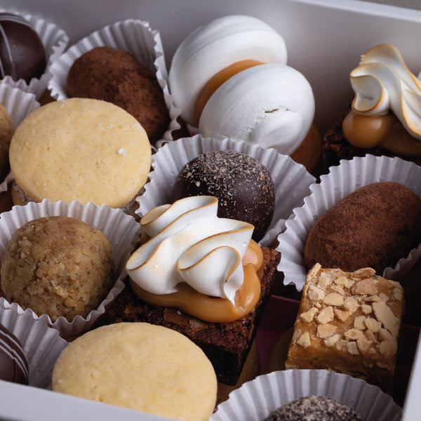 Caja Mix de Mini Pasteles 16 UN