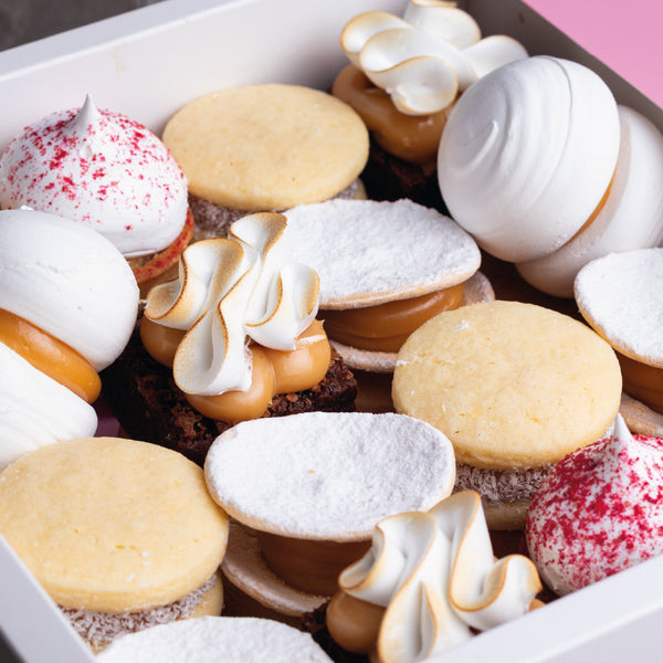 Caja Mini Pasteles Tradicionales 16 UN