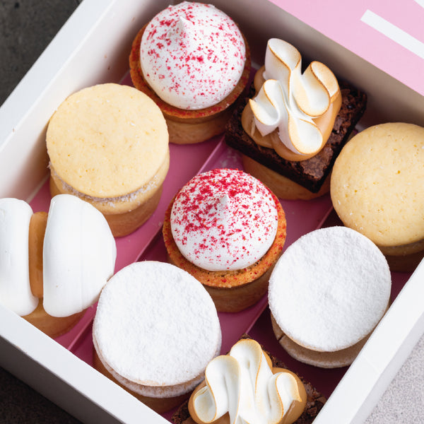 Caja Mini Pasteles Tradicionales 9 UN